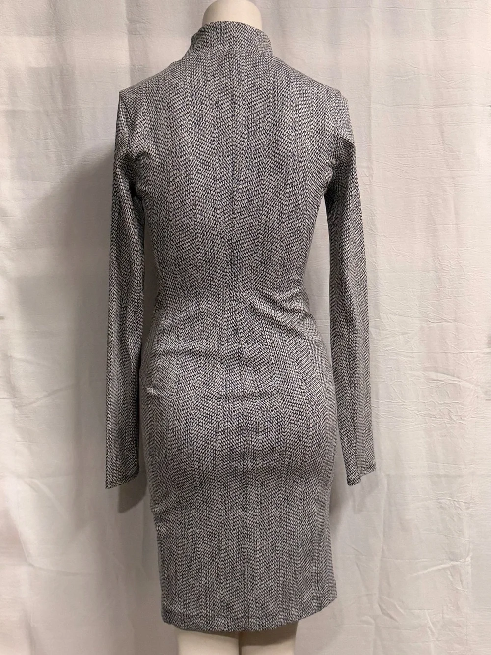 Athleta Long-Sleeve athletic Dress - Picture 4 of 6